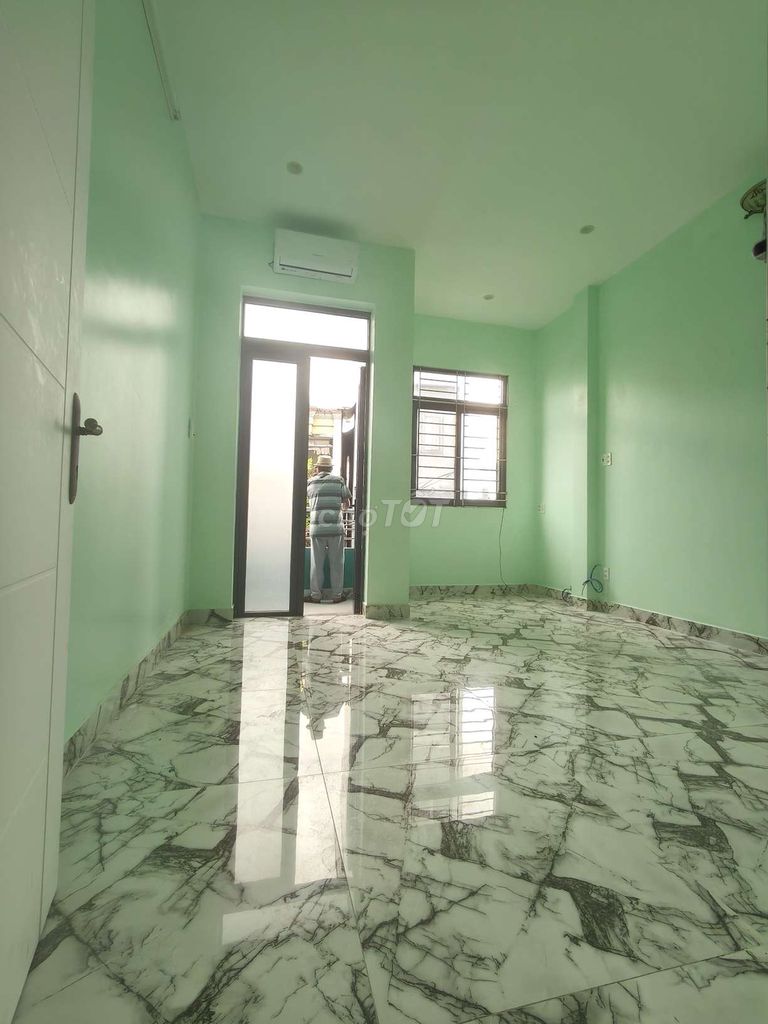 4 X 20 M 3 air conditioning room 8 M Tô Hiệu