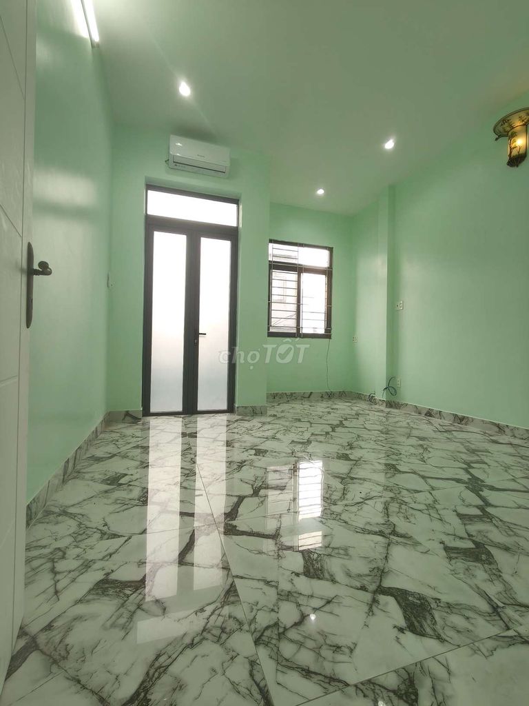4 X 20 M 3 air conditioning room 8 M Tô Hiệu