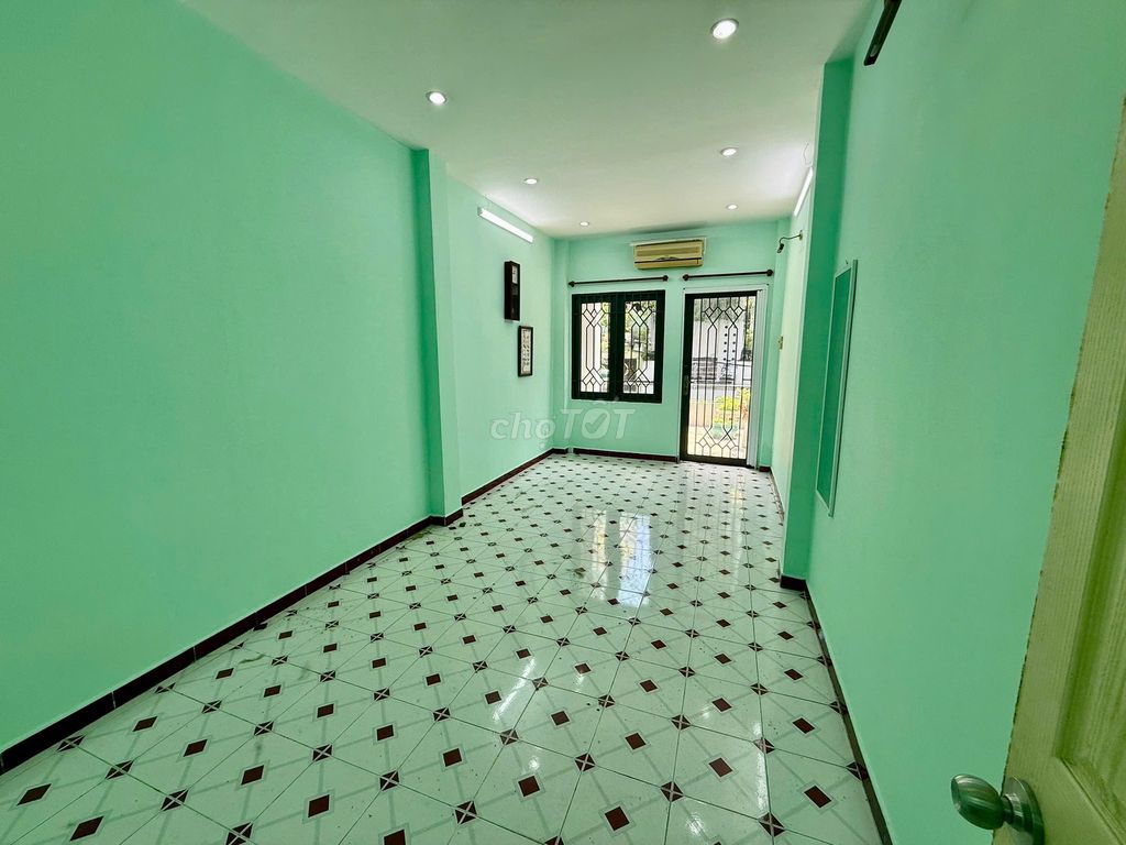 Rent an L.Q.q.0.3 x16 m. 4th floor bedroom for 16 million