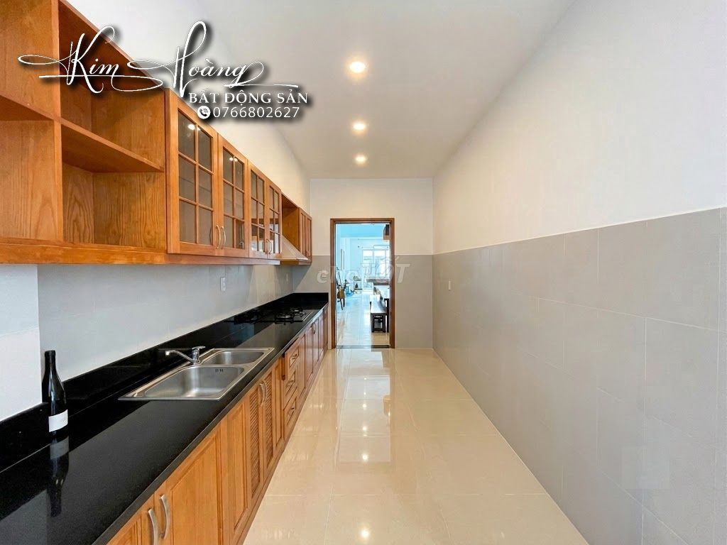 The mini villa is 300 meters of garden at An Phú for only 30 million refrigerators.