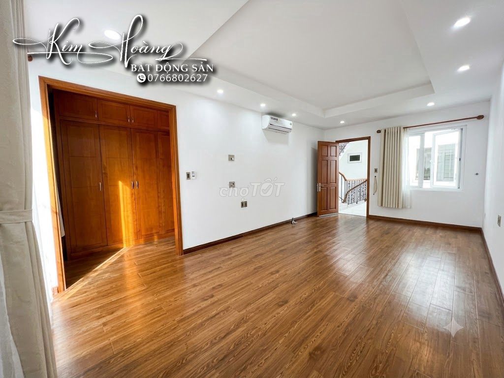 The mini villa is 300 meters of garden at An Phú for only 30 million refrigerators.