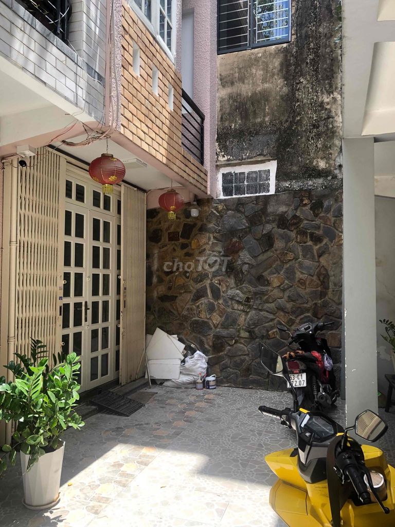 Rent the fucking house. Buvfeng Park - 3.3 x 12.5 meters - 3 bedrooms
