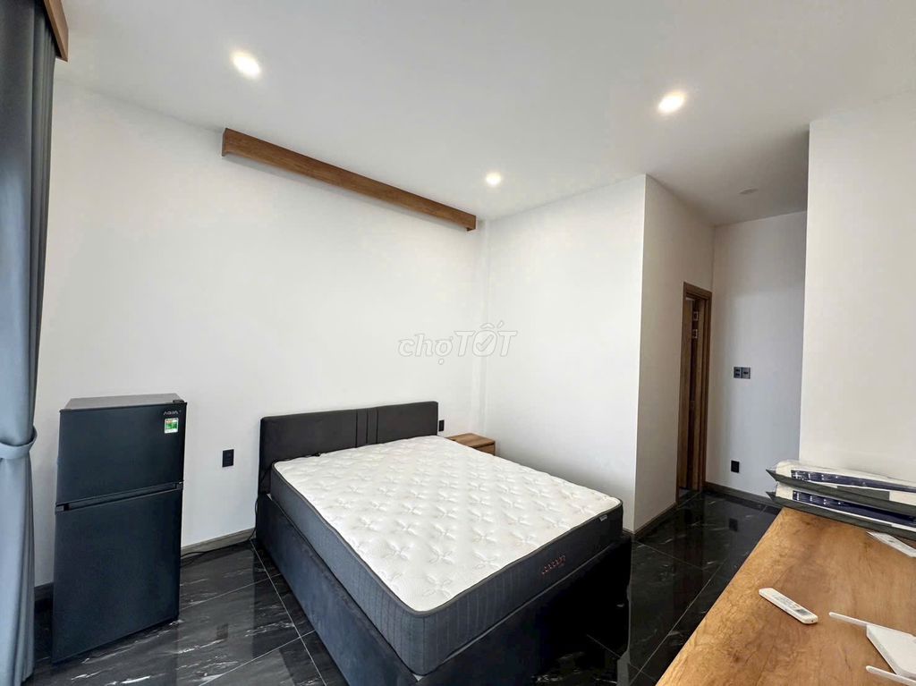 Hire the 5th floor bedroom, P.Q.q0 Supreme Court.