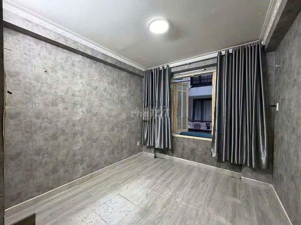 Alley 1 .04 Nguyễn Tiểu La, 3 x 10, 2 3 bedroom 3 toilets 12.5 million
