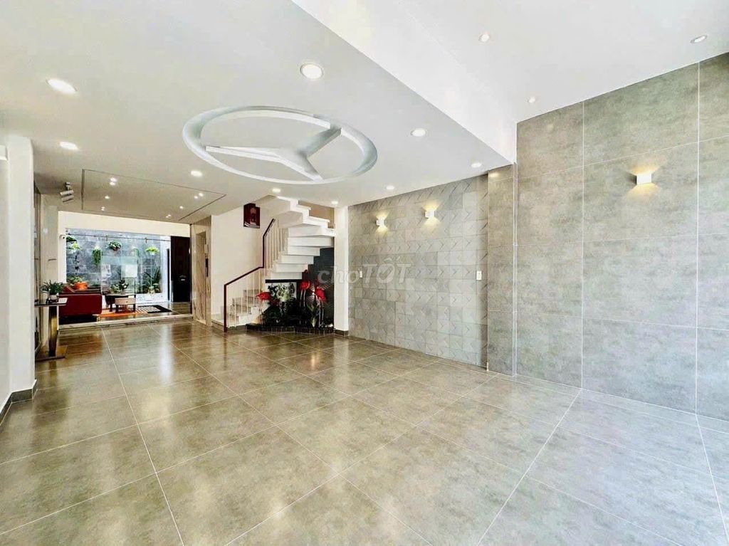 Need to rent a cash house 36 A Bàu Cát 1-714 QTân Bình with an elevator.