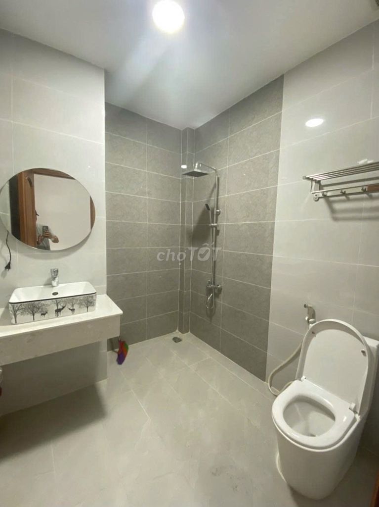 Need to rent a cash house 36 A Bàu Cát 1-714 QTân Bình with an elevator.
