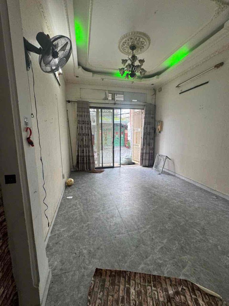 1470th Street front house 8 Gò Vấp, 4th floor bedrooms, professional leather.
