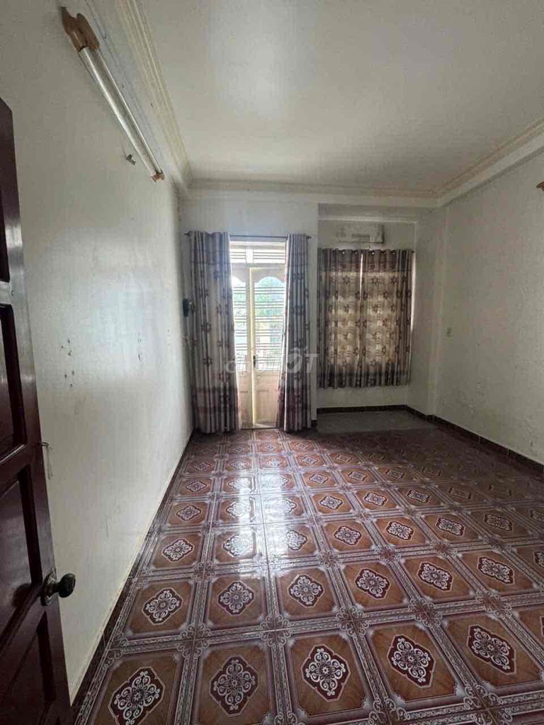 1470th Street front house 8 Gò Vấp, 4th floor bedrooms, professional leather.
