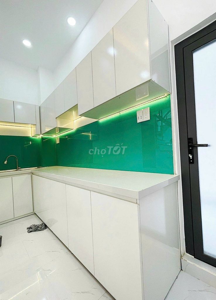 We need to rent 1 1 1 1 A Trần Minh Quyền-710 district 10.