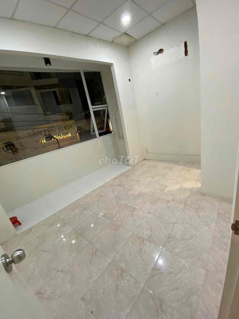 Rent two floors of Nguyễn Thượng Hiền Street.