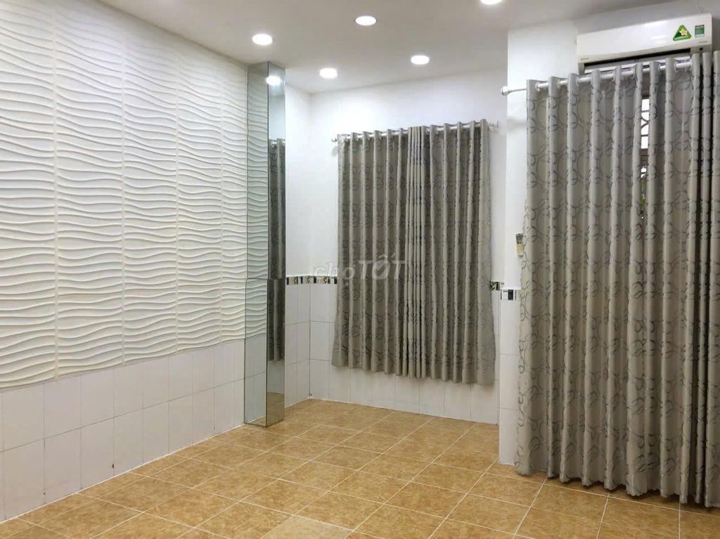 Rent the original house, American sugar, area 4 X 12 M