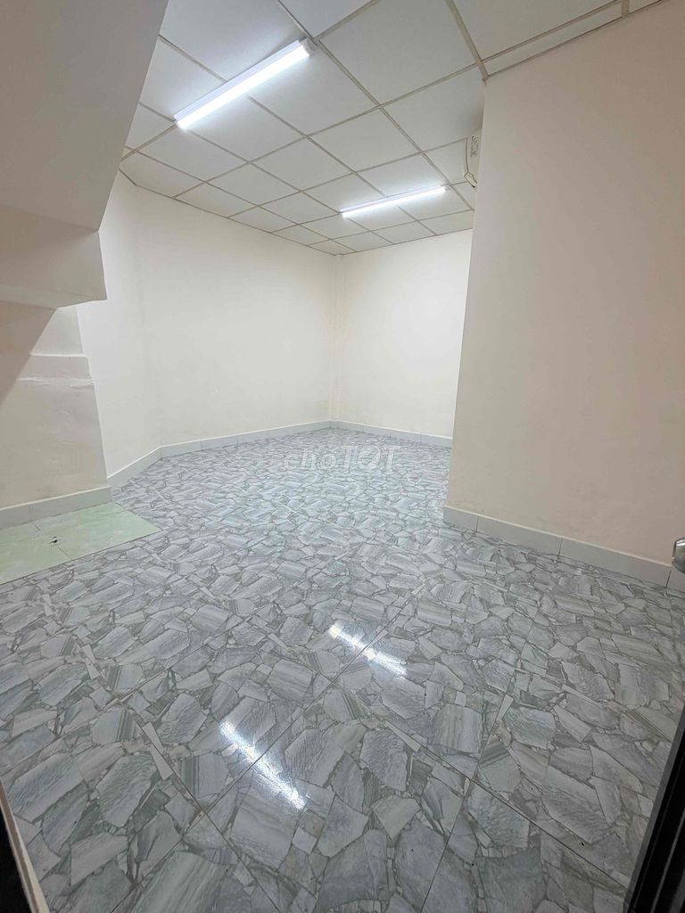 The alleys are centimeter8, area 80 meters, 4 bedrooms, 3 toilets, 1.6 million.