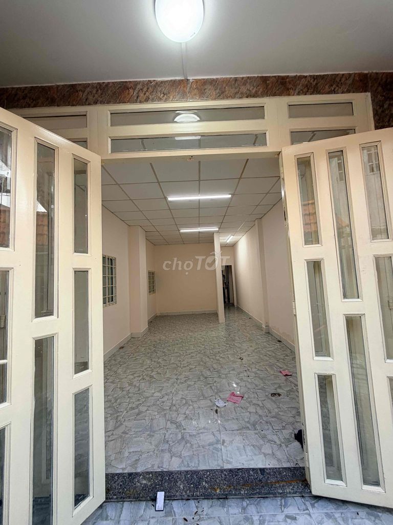 The alleys are centimeter8, area 80 meters, 4 bedrooms, 3 toilets, 1.6 million.