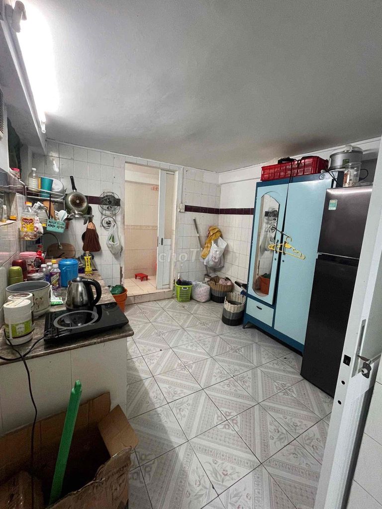 Nice car alley. Two bedrooms. Two toilets.
