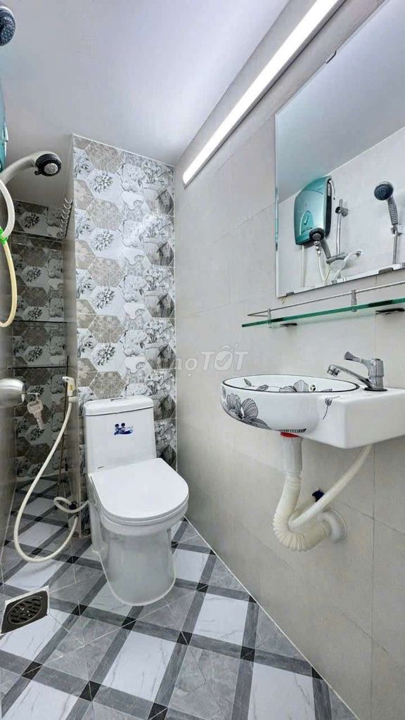 Rent an apartment in front of the morning tree - Tân Thành - 15th district - 2 bedroom