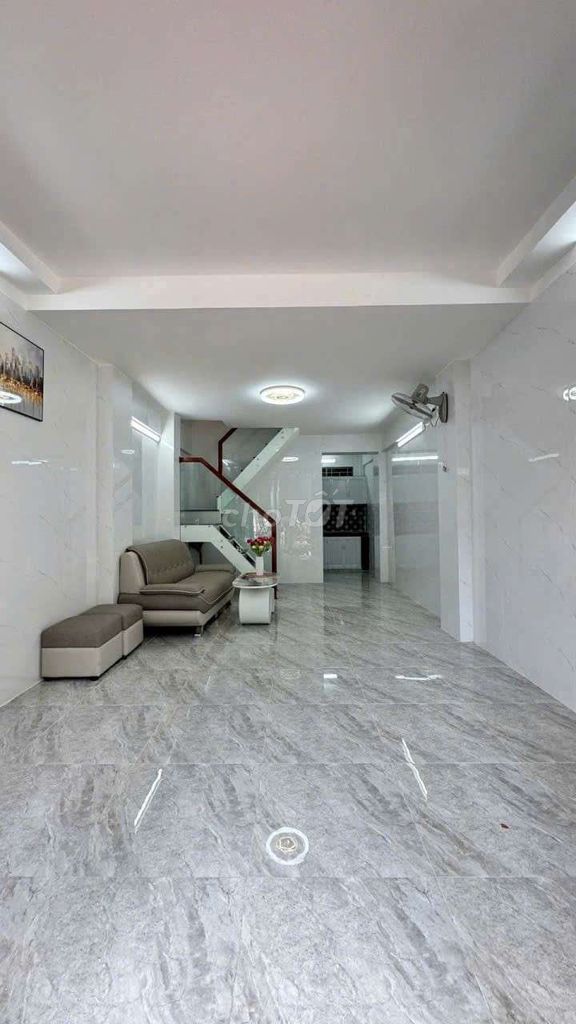 Rent an apartment in front of the morning tree - Tân Thành - 15th district - 2 bedroom
