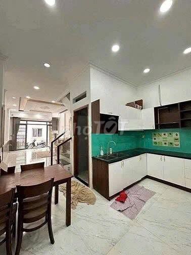 Rent a three-story sulfur ton of District 7