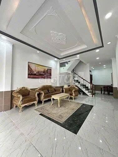 Rent a three-story sulfur ton of District 7