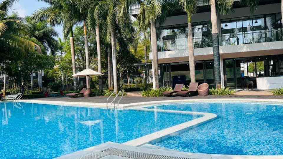 Rent a house on Elellia Garden. Right next to Mizuki. Basic Internal