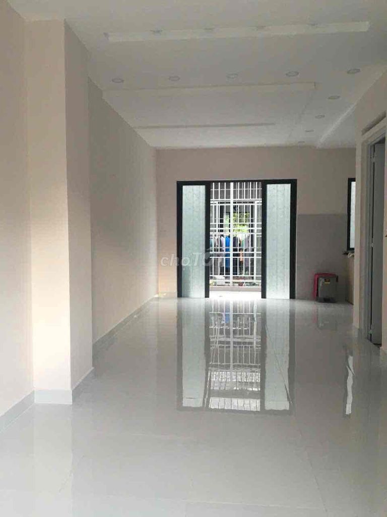 Rent a house on Elellia Garden. Right next to Mizuki. Basic Internal
