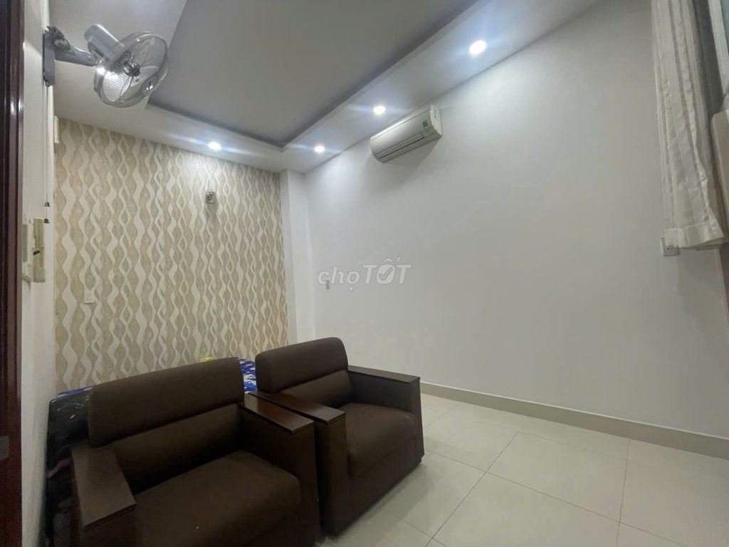 4 stories of renting, 4 mx18 meters, 1 10-mile drive to 8-16 million.
