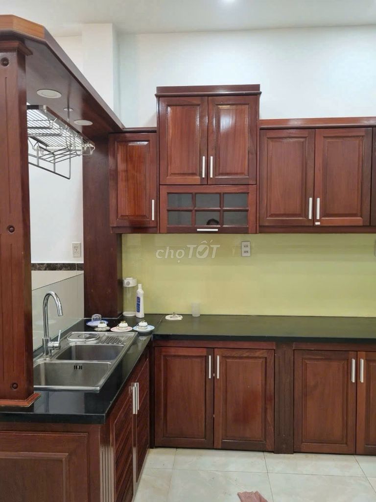 4 stories of renting, 4 mx18 meters, 1 10-mile drive to 8-16 million.