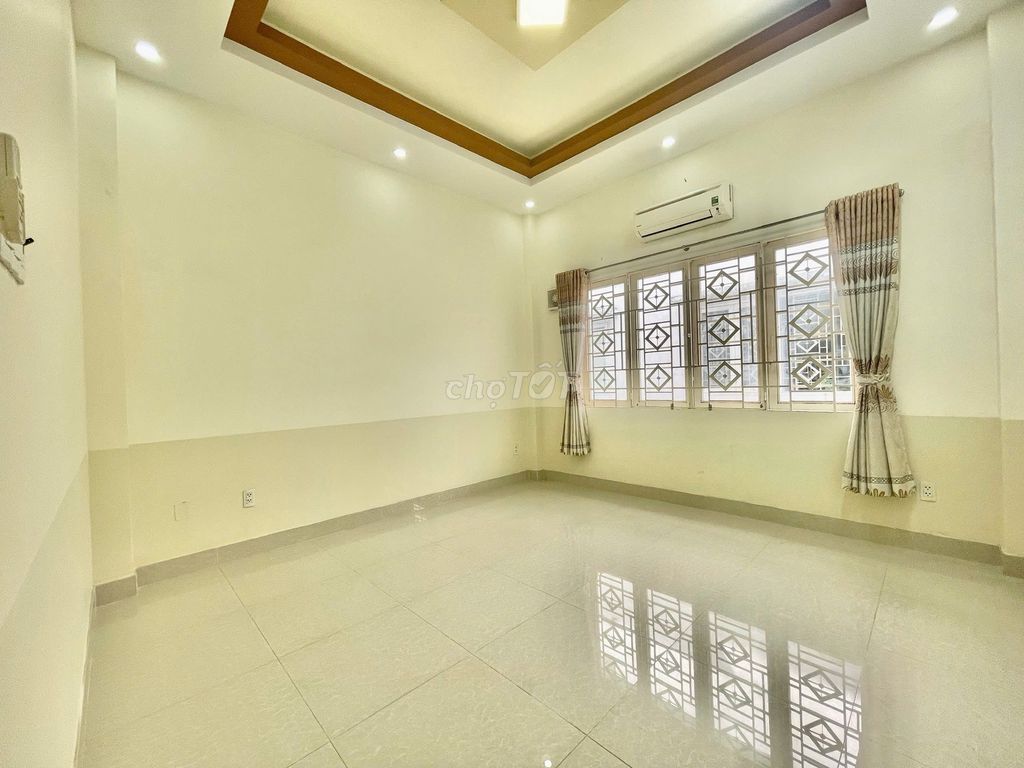 Rent a four-story 4 mx17 m, a Bông Sao-5-0-5. 19 million