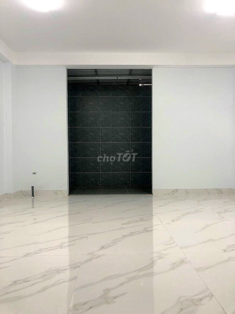 We need to rent a house. 971 A Phạm Văn Bạch-712 QGò Vấp.
