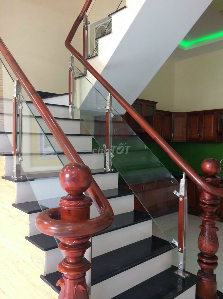 We need to rent a house of 245/8 A Nguyễn Trãi P.Nguyễn Cư Trinh District 1.