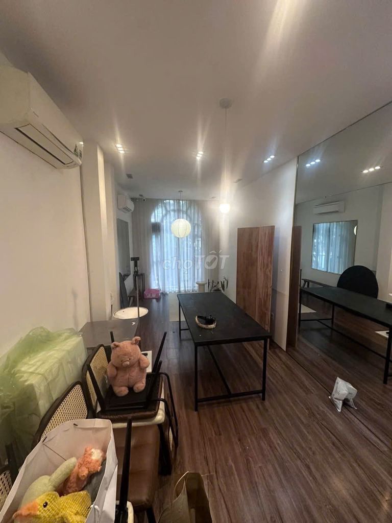 Renting cash house 533 Nguyễn Đình Chiểu, 3th District, 21 million.