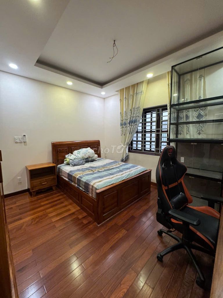 Rent the original Đặng Thùy Trâm, Central Central Central, Hcm