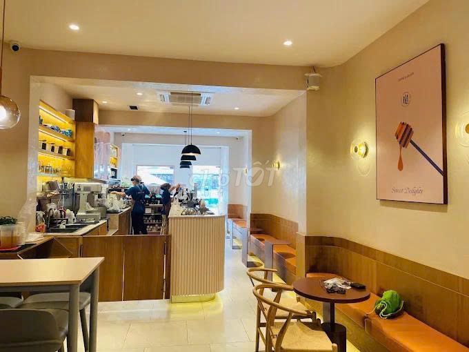 Rent a cash house 338 Nguyễn Thị Minh Khai, District 3 – 4X23 M, 60 million