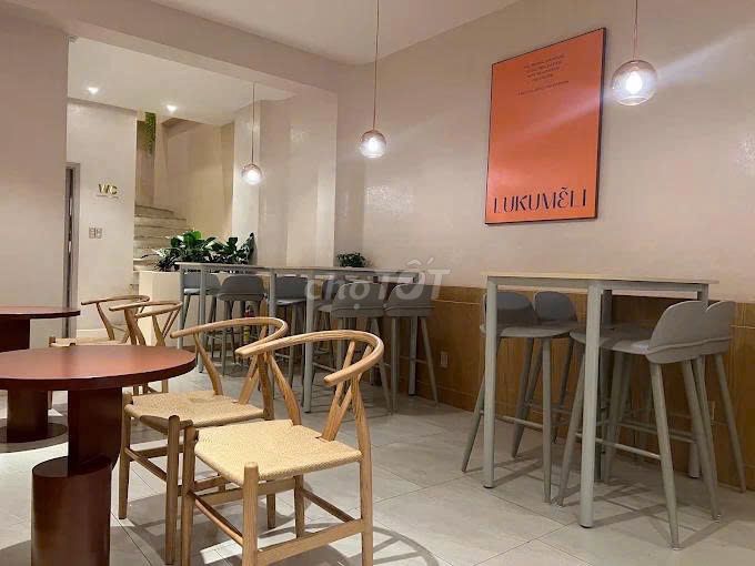 Rent an area-for-the-art house: 4 X25 M Nguyễn Thị Minh Khai-7, District 3.