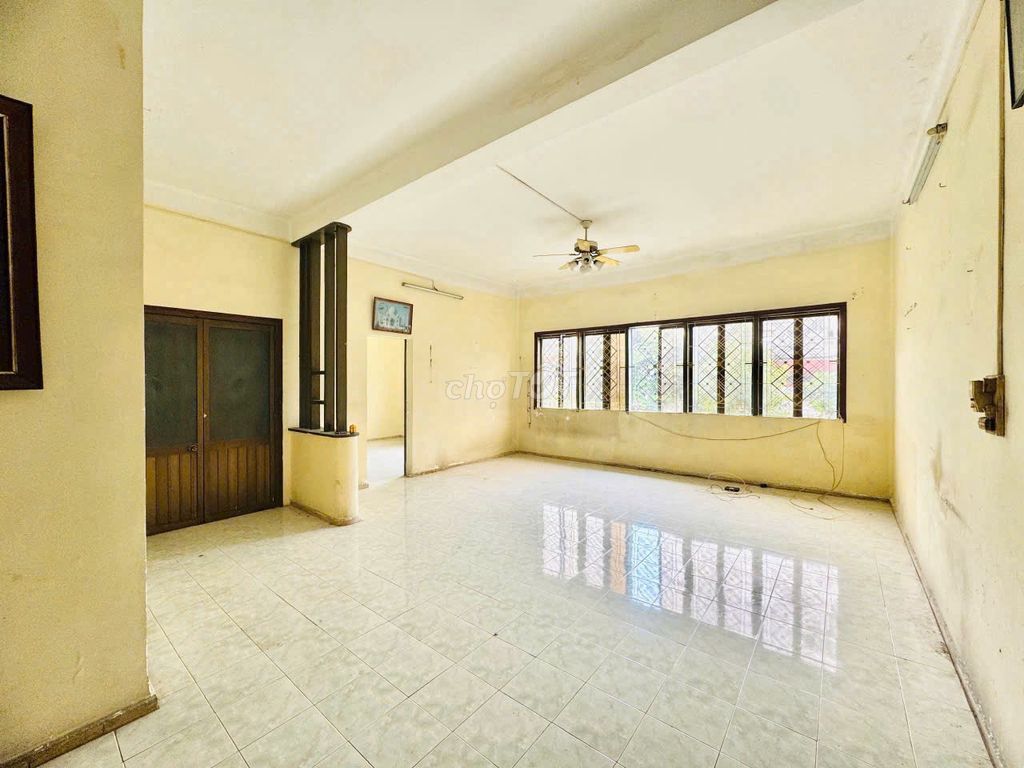 Renting H1-H5 Bạch Mã, District 10 – across 13 M. 325 M2, at 60 million.