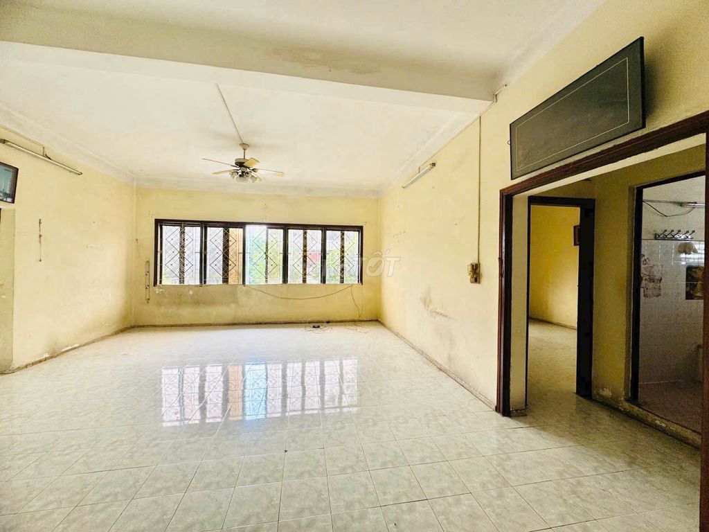 Renting H1-H5 Bạch Mã, District 10 – across 13 M. 325 M2, at 60 million.