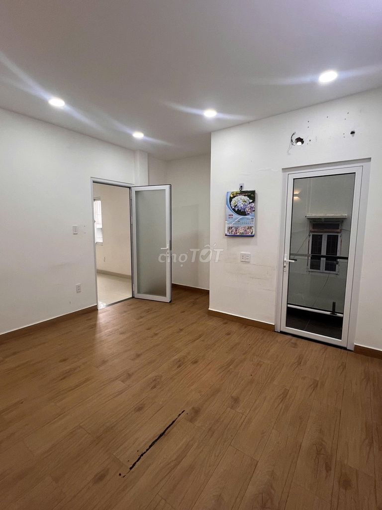 Rent lữ gia. Two by six.