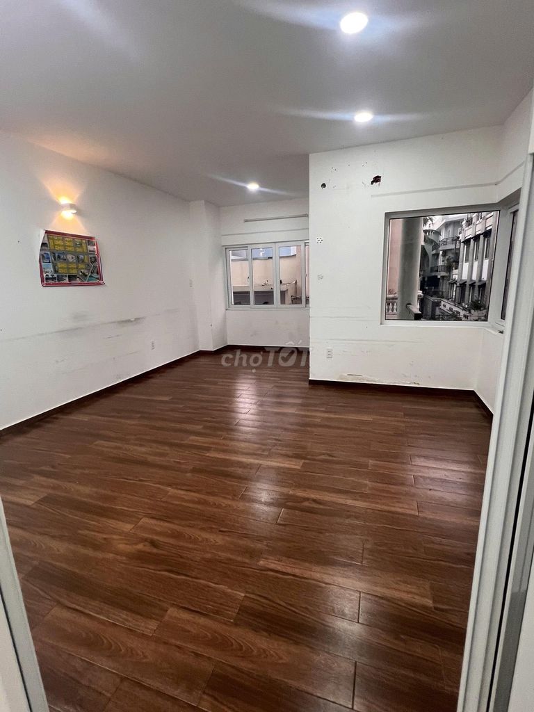 Rent lữ gia. Two by six.