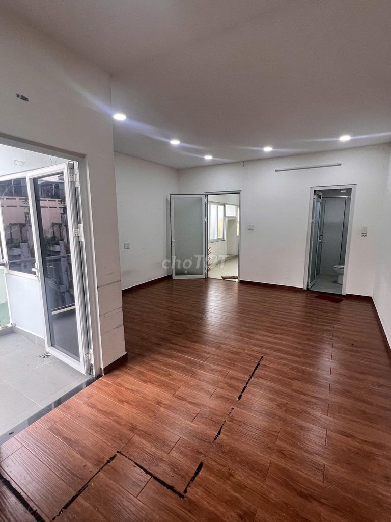 Rent lữ gia. Two by six.