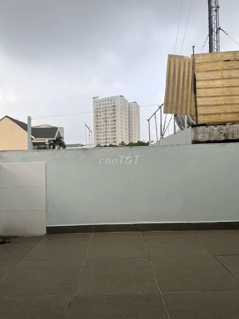 Rent lữ gia. Two by six.