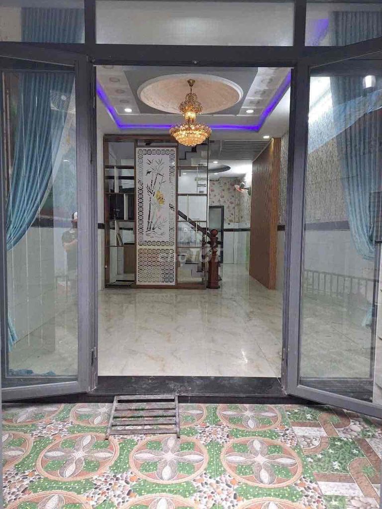 Let's rent 4x11 meters 2 floor st(3 bedrooms.3 toilets) Qq1101111 million