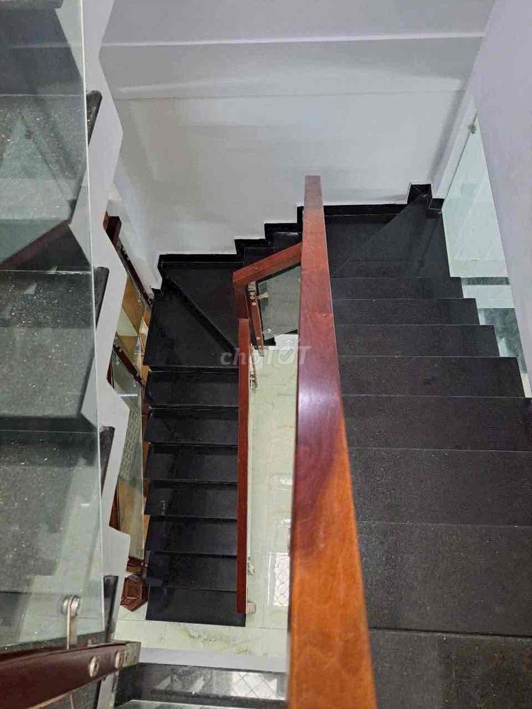 Let's rent 4x11 meters 2 floor st(3 bedrooms.3 toilets) Qq1101111 million