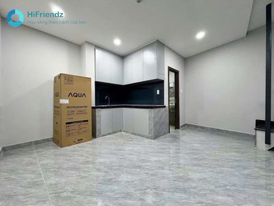 1st place. 1st floor. It's a big, wide area. It's got an 80-meter washing machine.