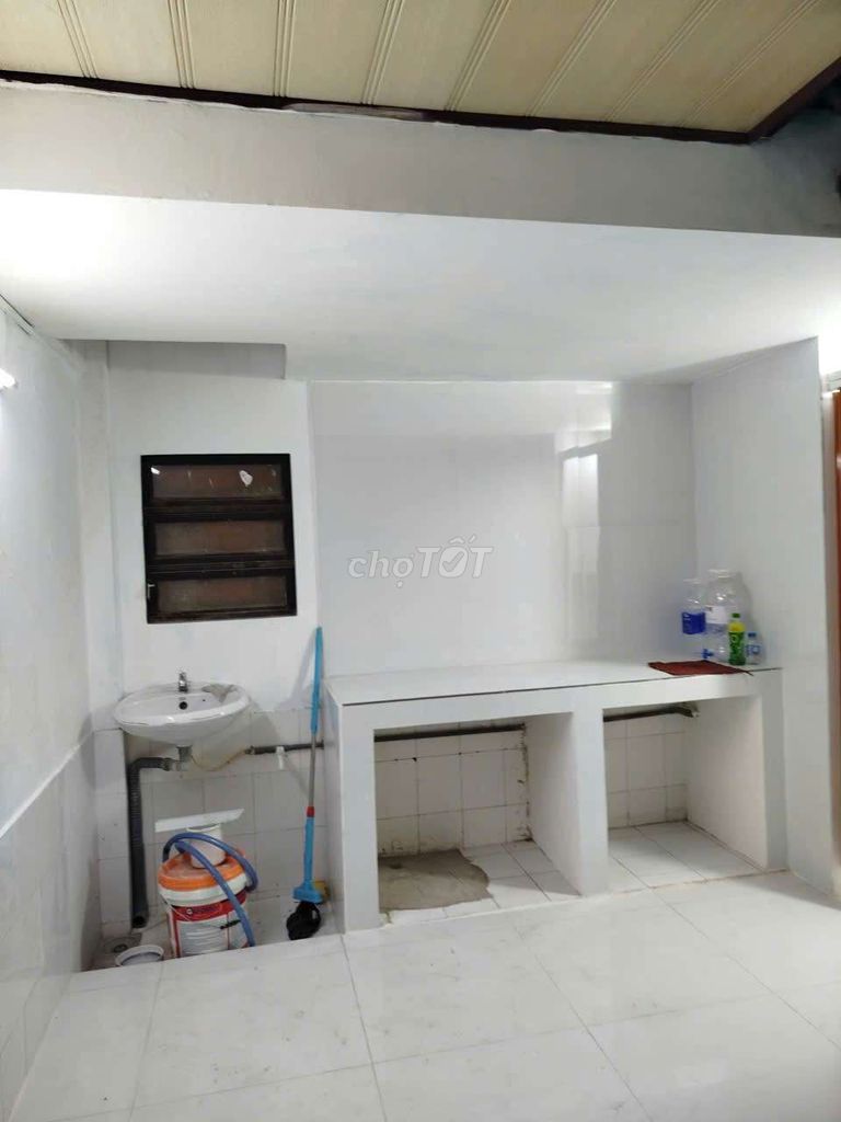 The whole alley house is / / Bùi Quang Là. 1 st. 1 st. 2 bedroom 2 toilets cost 7 million