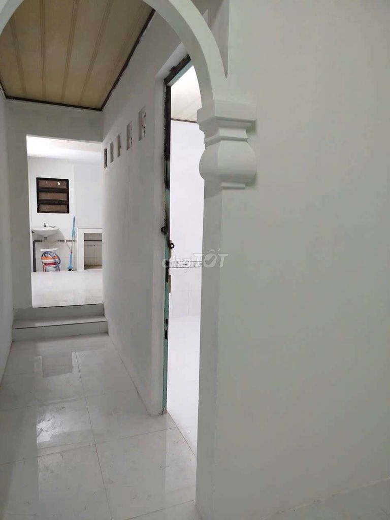 The whole alley house is / / Bùi Quang Là. 1 st. 1 st. 2 bedroom 2 toilets cost 7 million