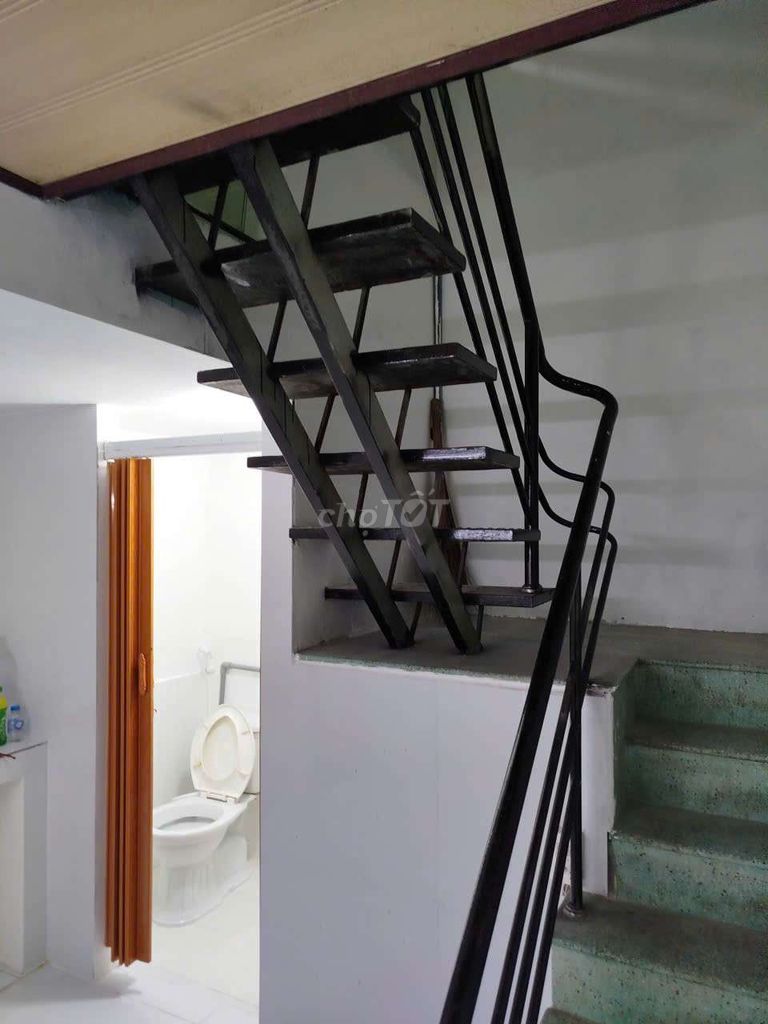 The whole alley house is / / Bùi Quang Là. 1 st. 1 st. 2 bedroom 2 toilets cost 7 million