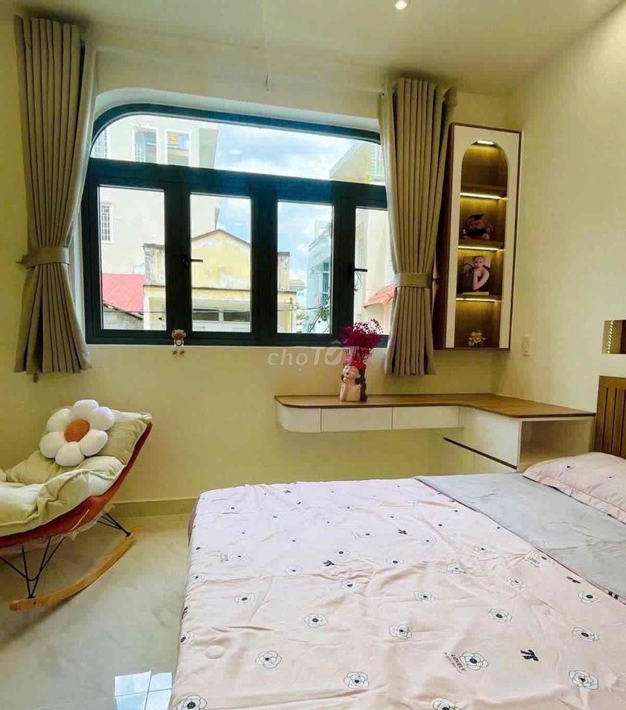 Renting a nice Hoi Road building Nguyên Hồng Bình Thạnh County.