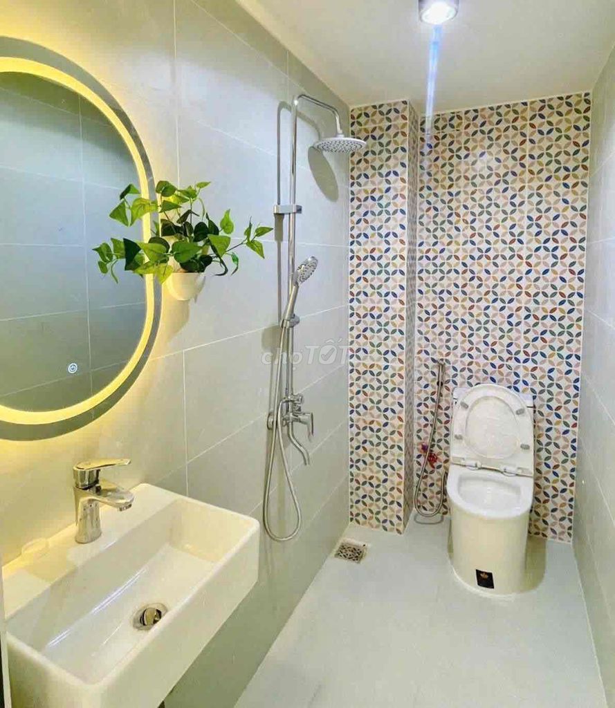 Renting a nice Hoi Road building Nguyên Hồng Bình Thạnh County.