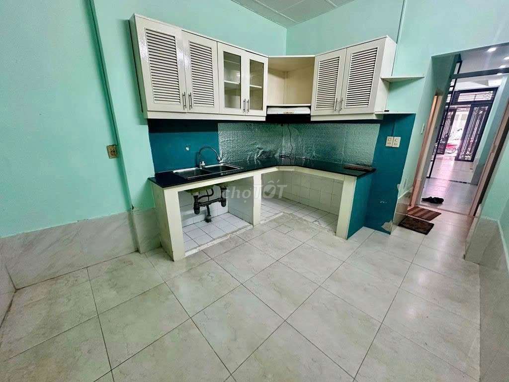 Rent Lê Văn Sỹ four bedrooms, three toilets, 16.5 million.