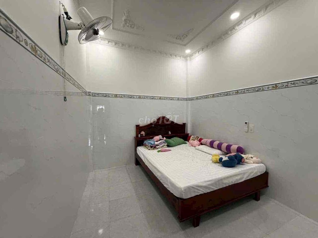 8.5 Trieu Cho Rents xh Phạm Hữu Lầu Railway