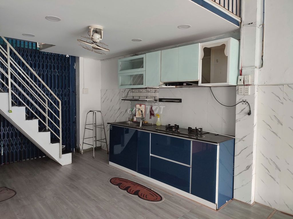 Huỳnh Văn Nghệ Front Real House